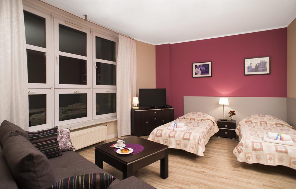 Apartamenty Tww Ochota Варшава Стая снимка