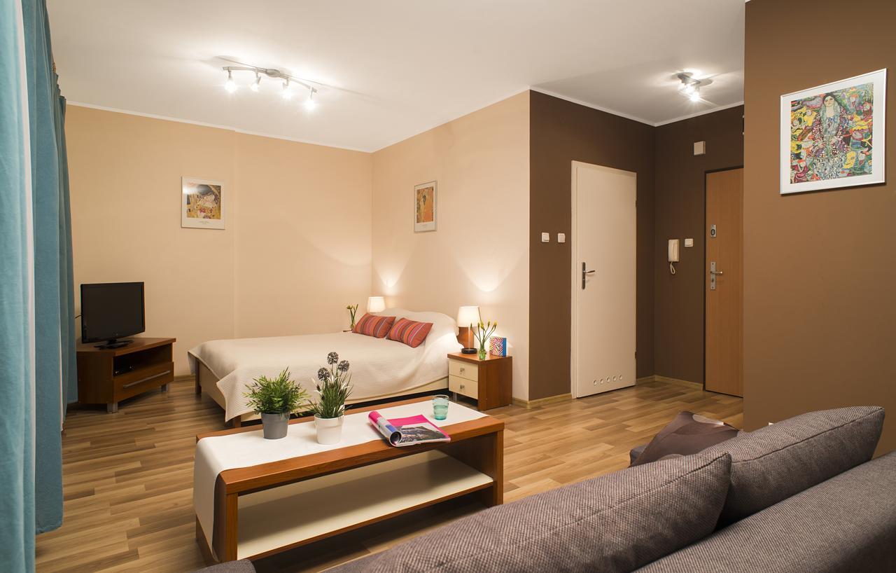 Apartamenty Tww Ochota Варшава Екстериор снимка