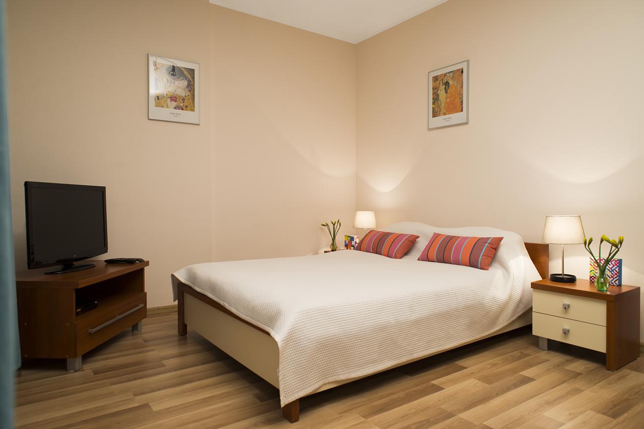 Apartamenty Tww Ochota Варшава Екстериор снимка