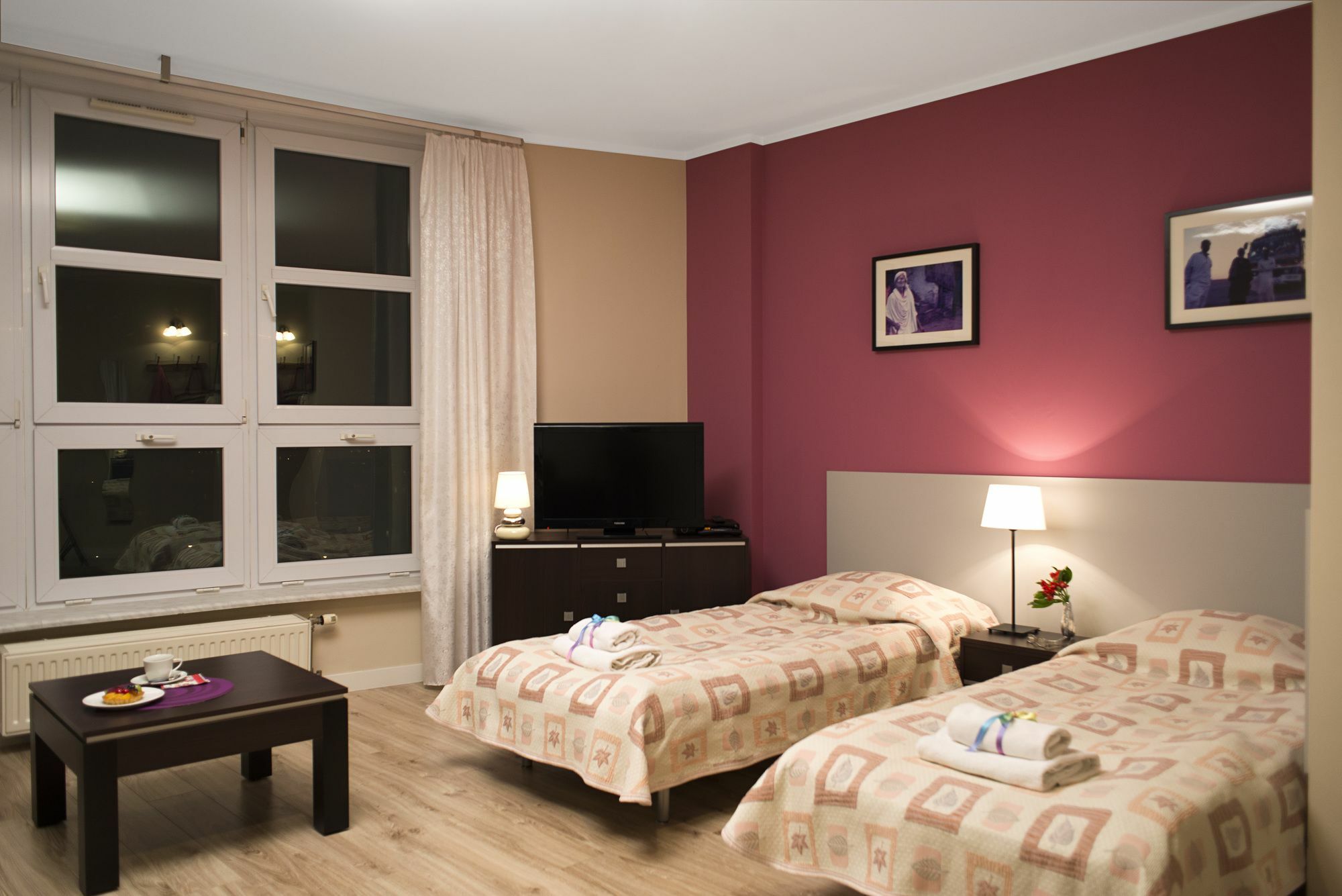 Apartamenty Tww Ochota Варшава Екстериор снимка